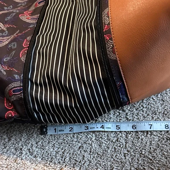 Stella & Dot getaway weekender set Navy Paisley Travel Bag with Brown Trim - Picture 6 of 11